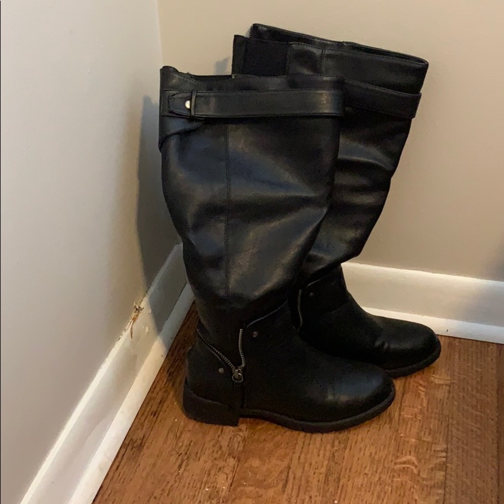 Maurice’s black faux leather wide calf boots